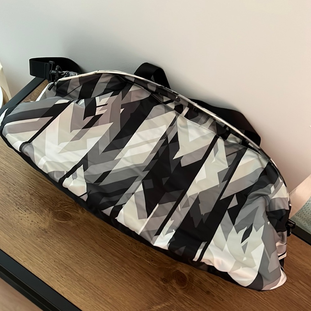 nike gym bag.